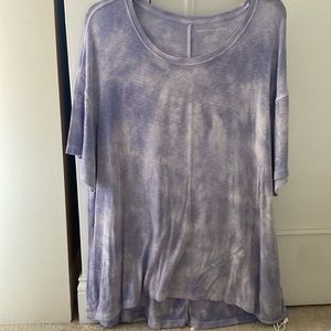 Purple/white AEO top